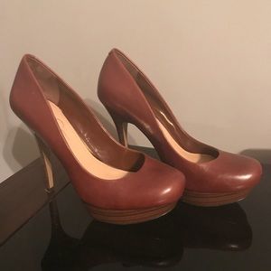 Jessica Simpson platform heels 👠